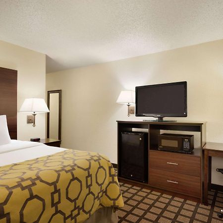 Hotel Baymont By Wyndham Salina Exterior foto