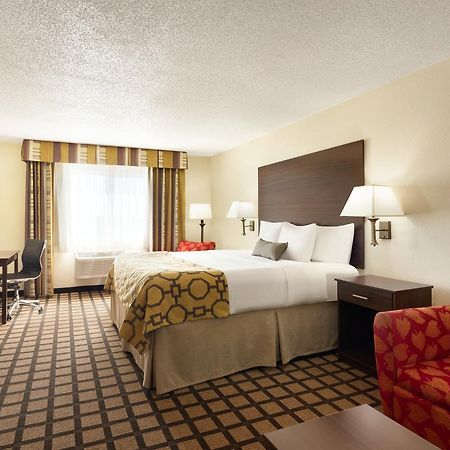 Hotel Baymont By Wyndham Salina Exterior foto